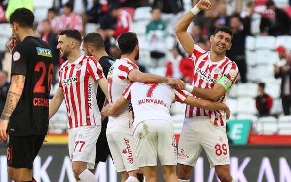 Şifresiz Selçuk Sports Fatih Karagümrük Antalyaspor Maçını HD (CANLI İZLE)! Taraftarium24 FKG – Antalyaspor (CANLI İZLE)