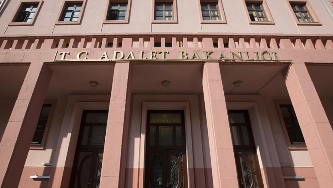 Adalet Bakanlığı 15 Bin Personel Alımı Ne Zaman? Başvuru Tarihleri Merak Ediliyor